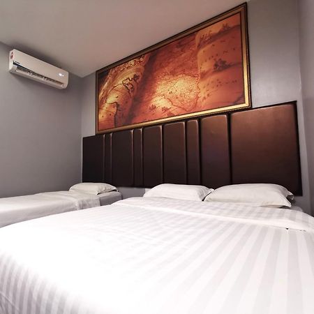 Zenz Hotel Kulai Buitenkant foto
