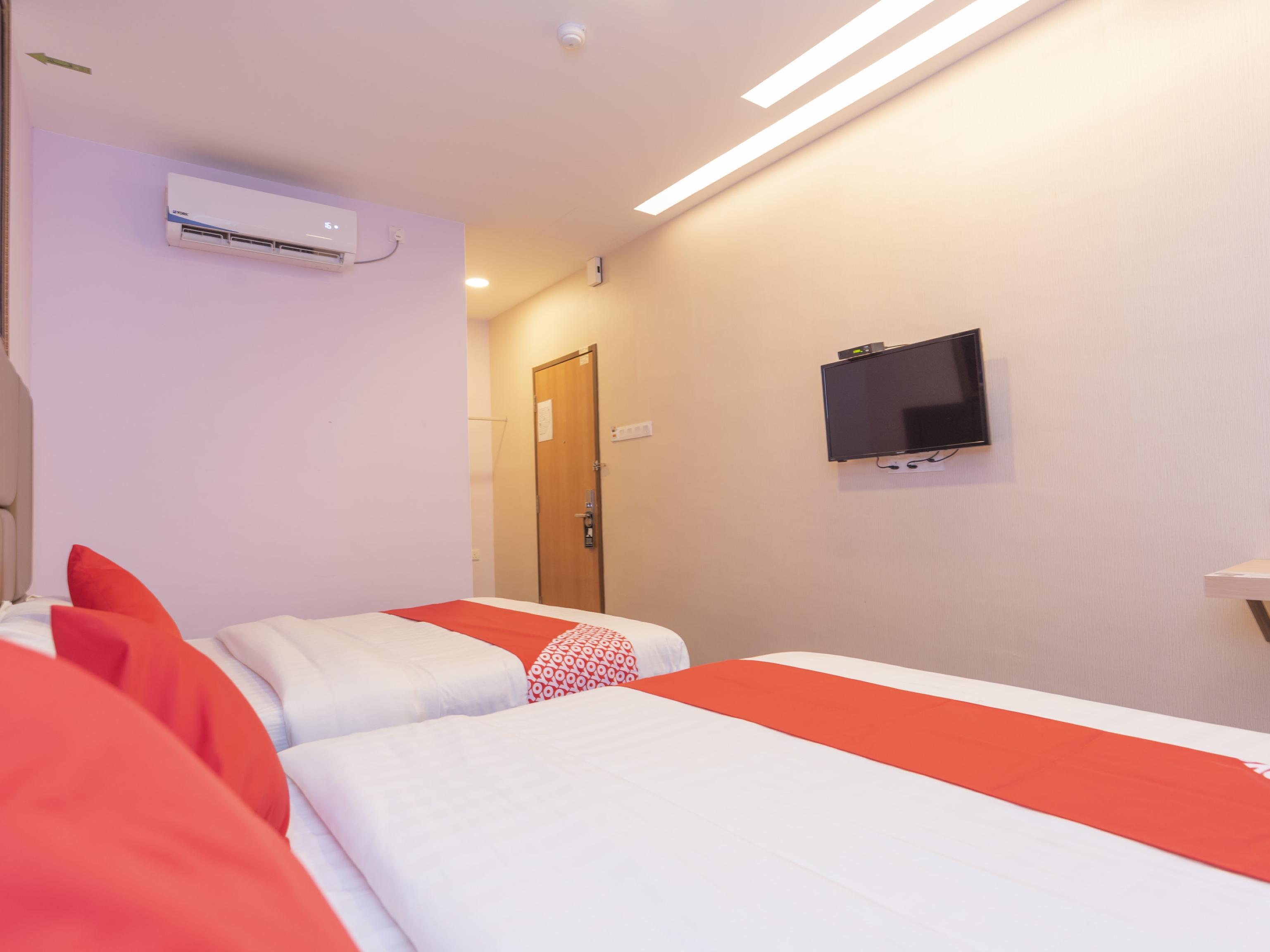 Zenz Hotel Kulai Buitenkant foto