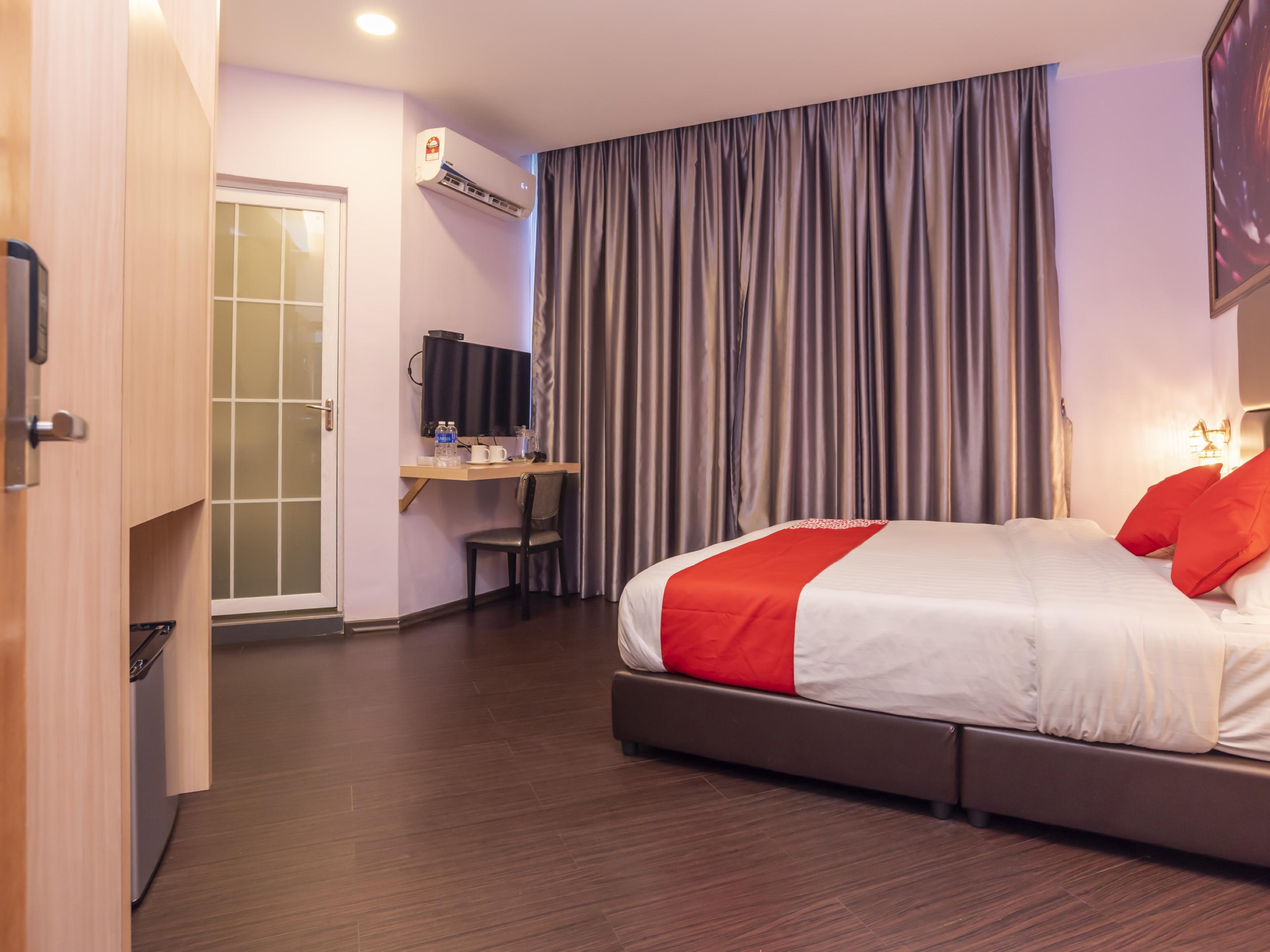Zenz Hotel Kulai Buitenkant foto
