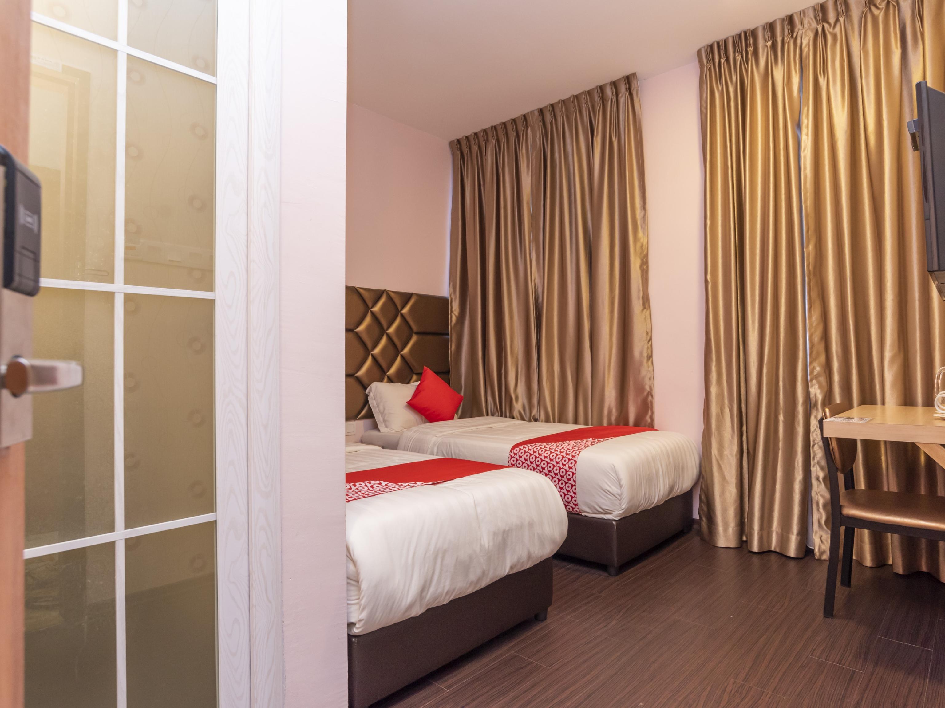 Zenz Hotel Kulai Buitenkant foto