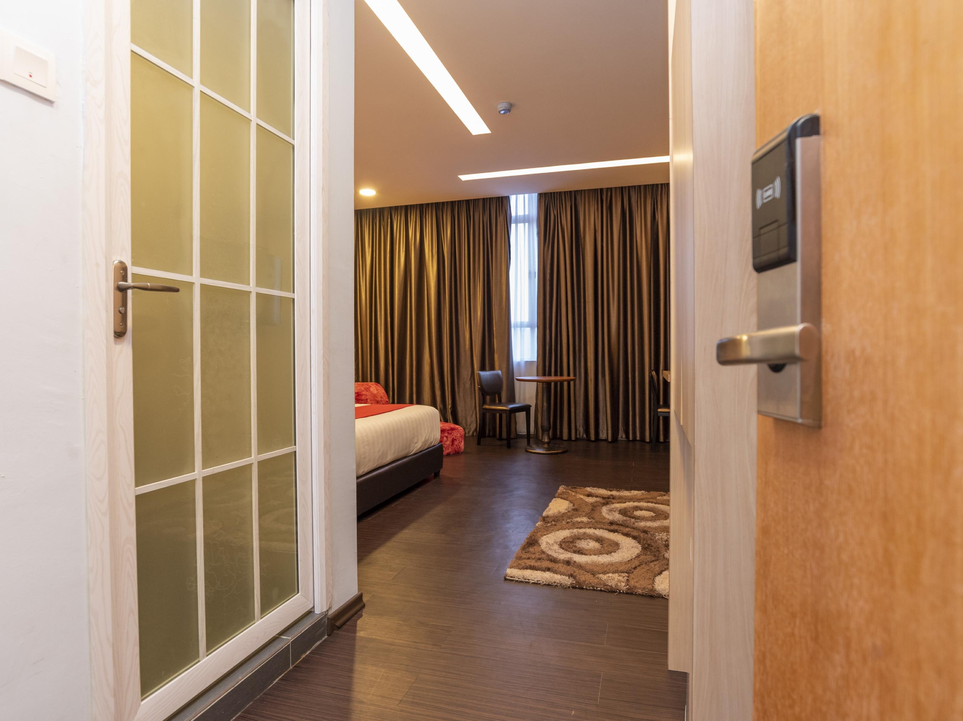 Zenz Hotel Kulai Buitenkant foto