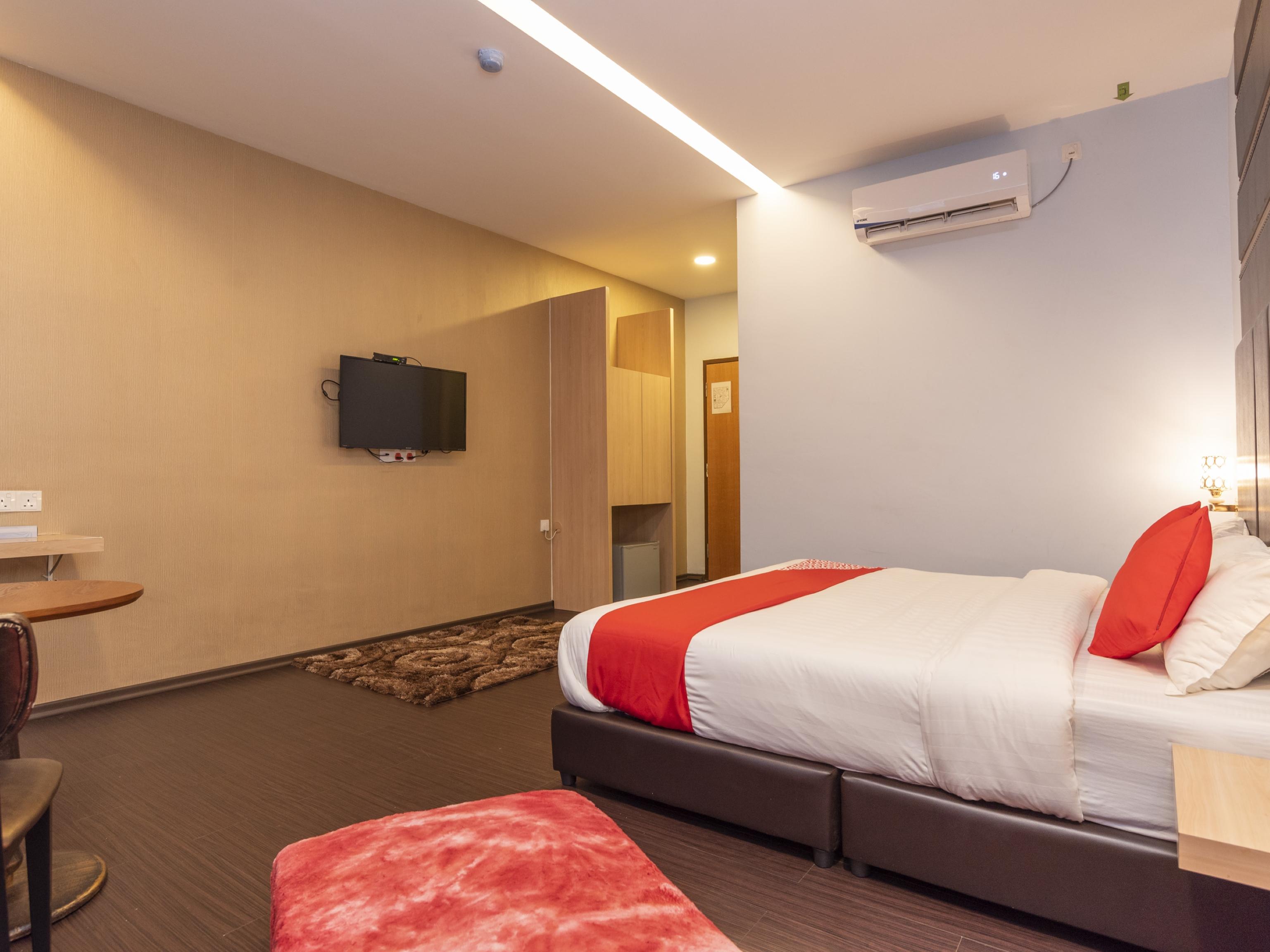 Zenz Hotel Kulai Buitenkant foto