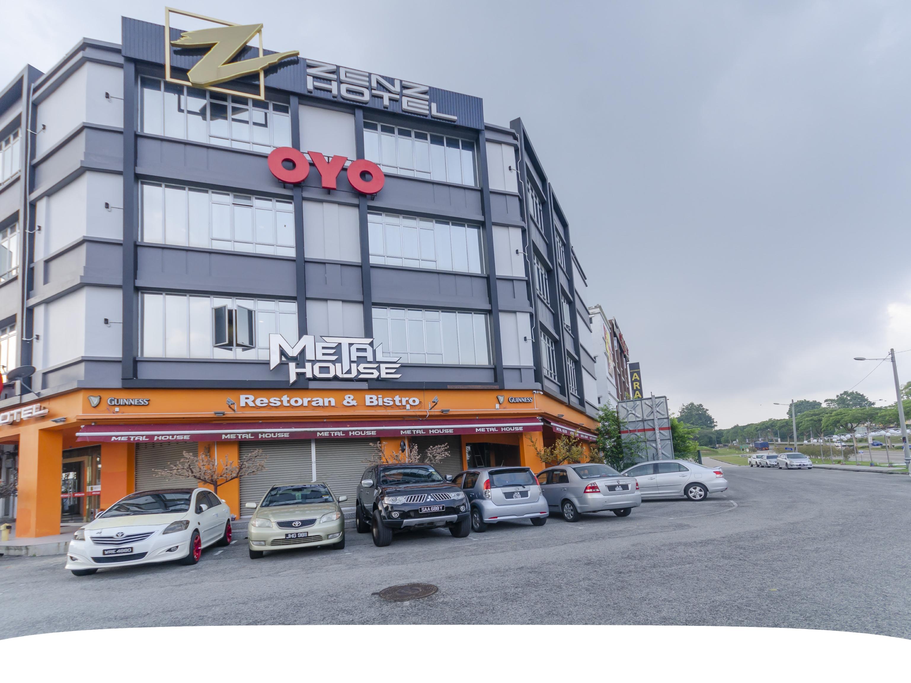 Zenz Hotel Kulai Buitenkant foto