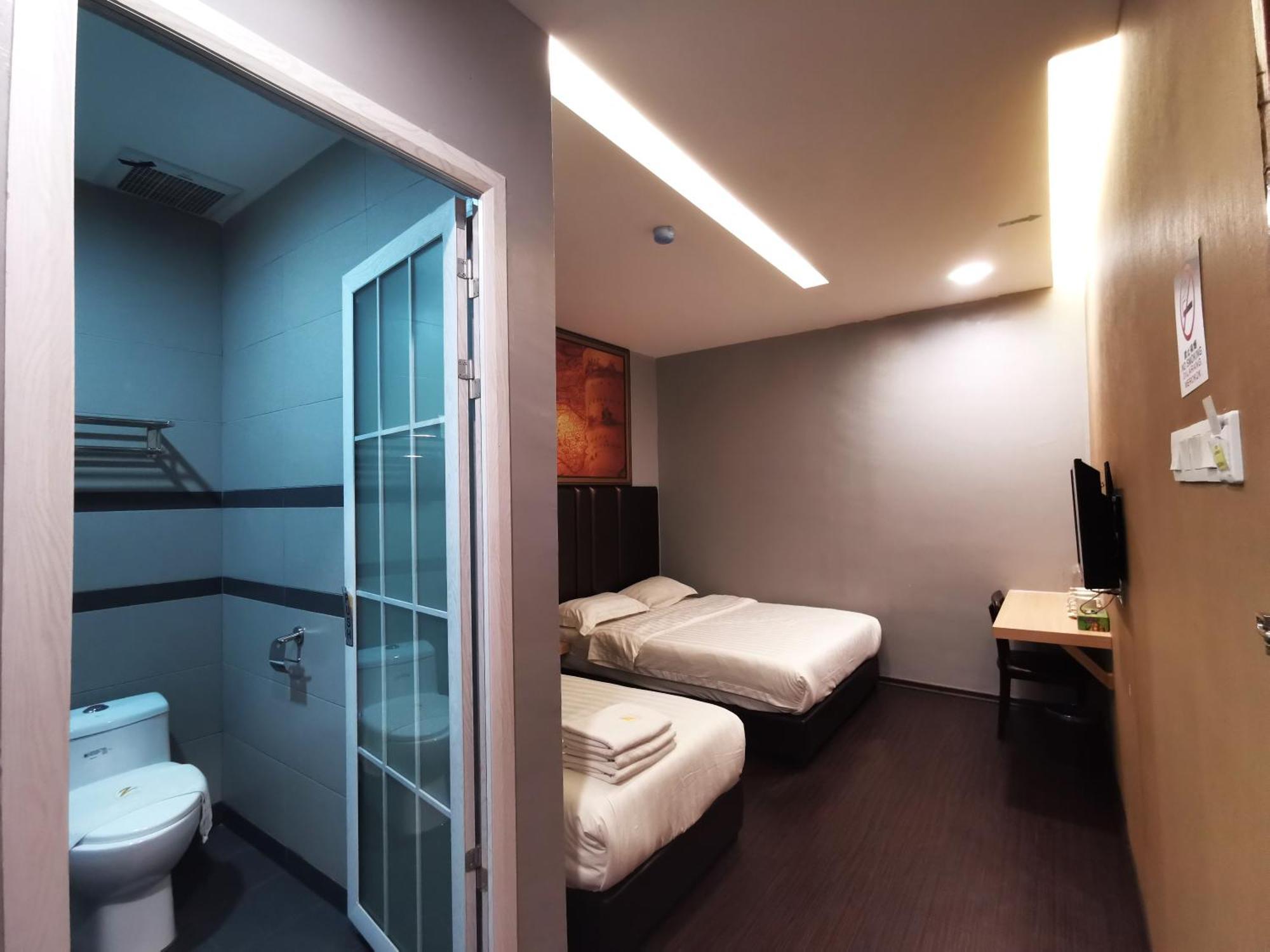 Zenz Hotel Kulai Buitenkant foto