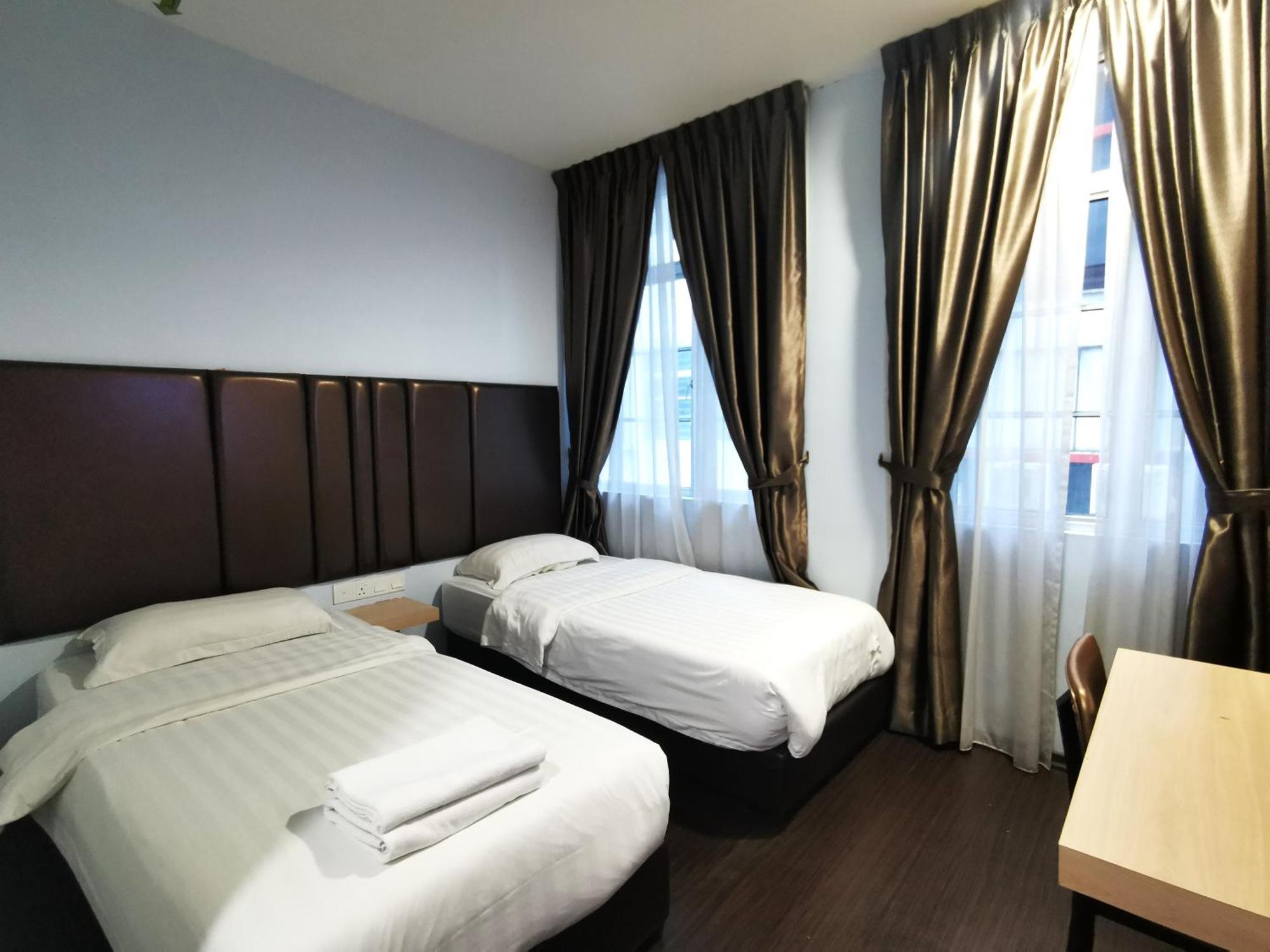Zenz Hotel Kulai Buitenkant foto