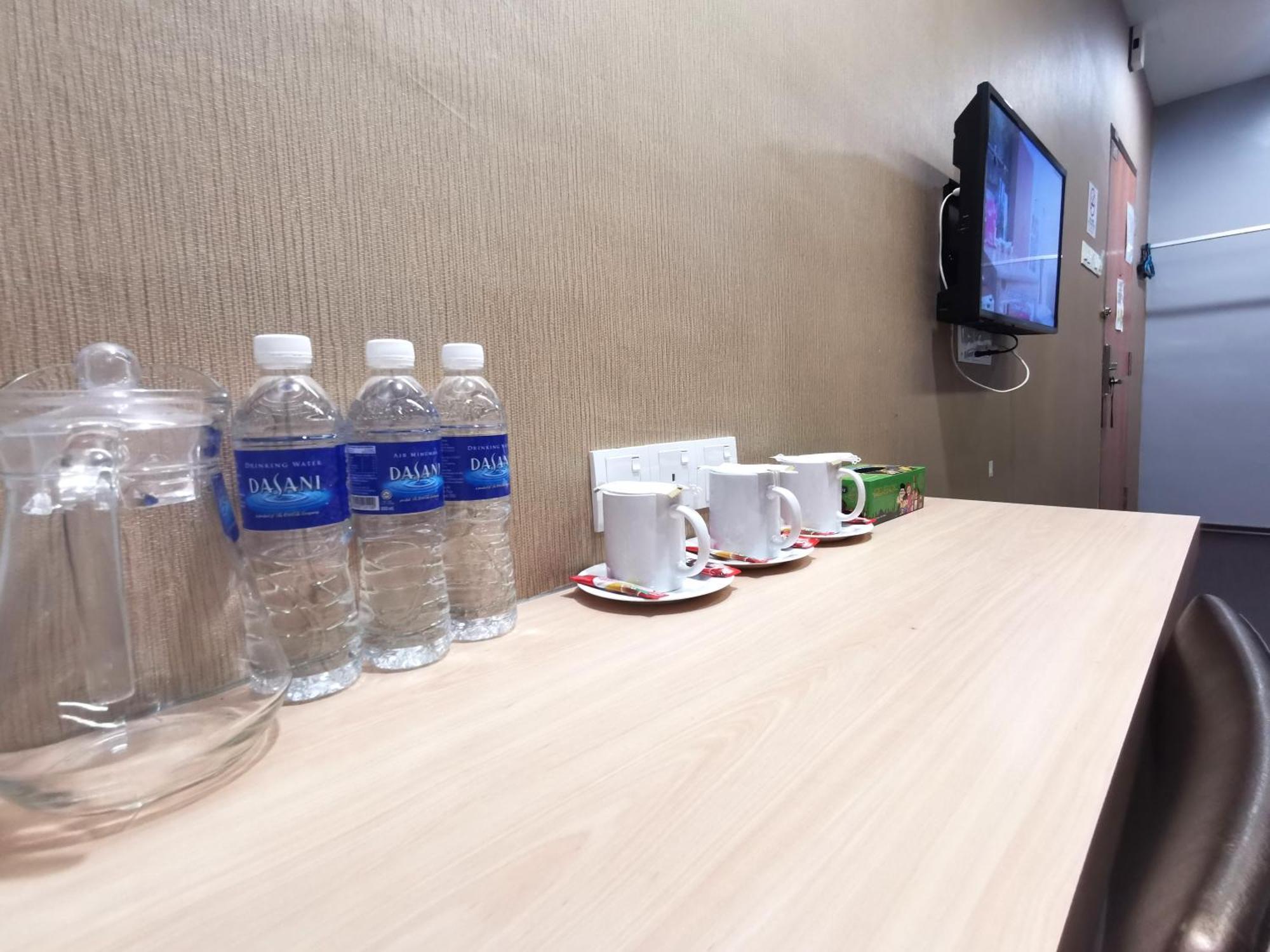 Zenz Hotel Kulai Buitenkant foto