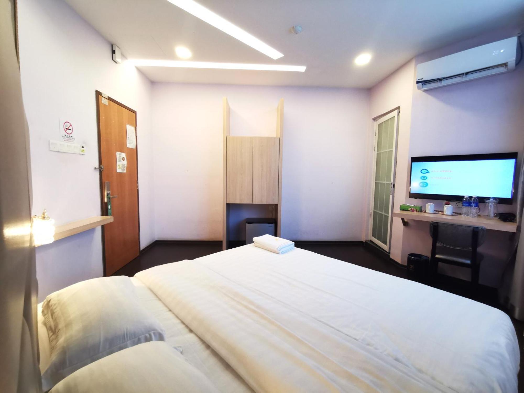 Zenz Hotel Kulai Buitenkant foto